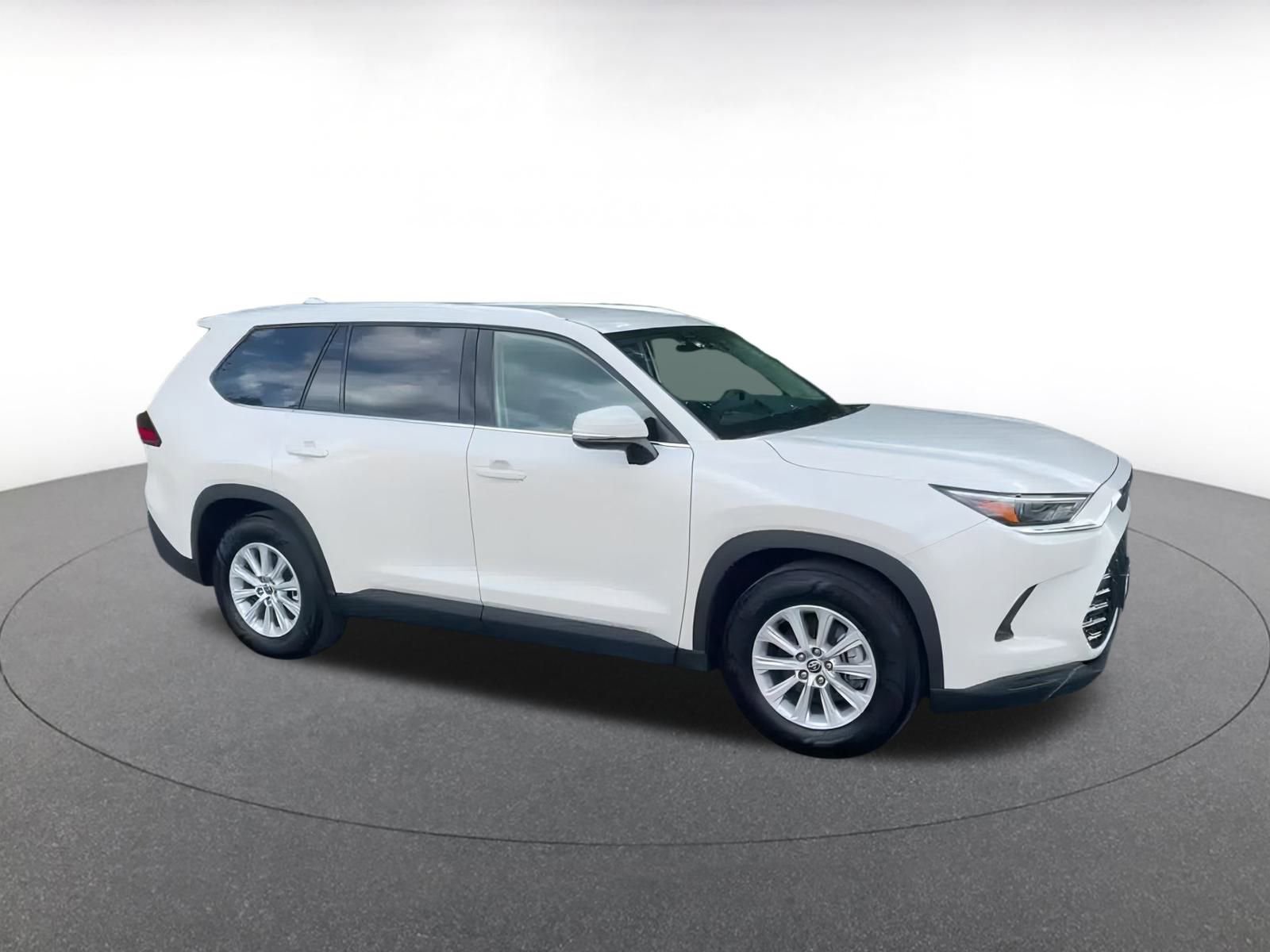 Thumbnail: 2024 Toyota Grand Highlander - 2