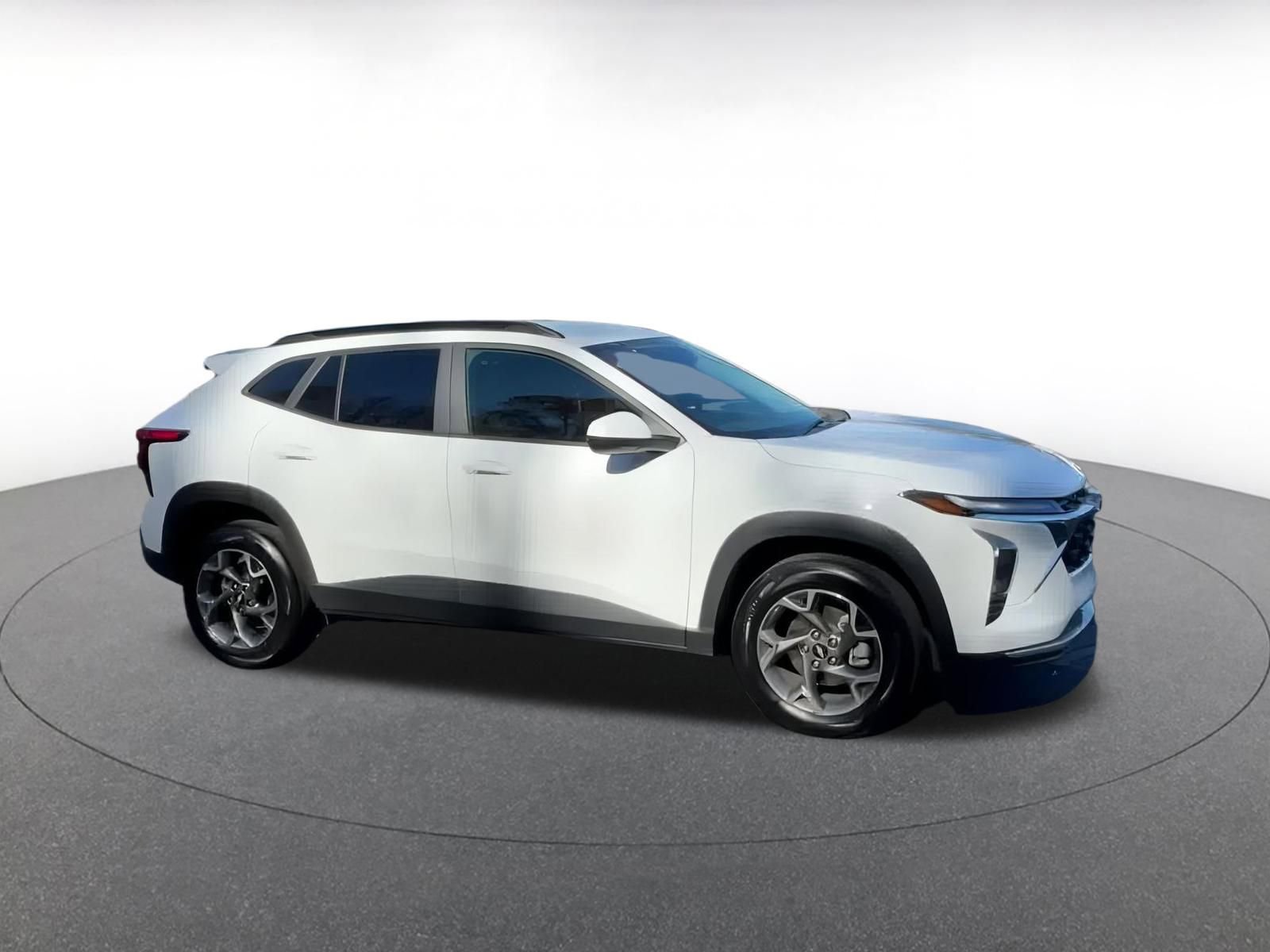 Thumbnail: 2025 Chevrolet Trax - 2