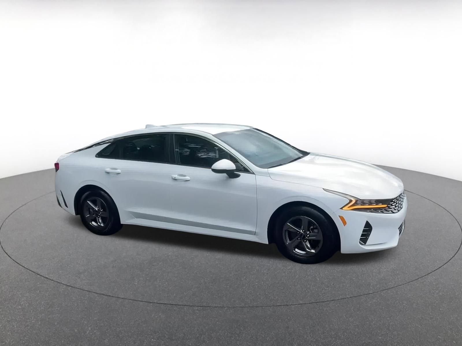 Thumbnail: 2023 Kia K5 - 2