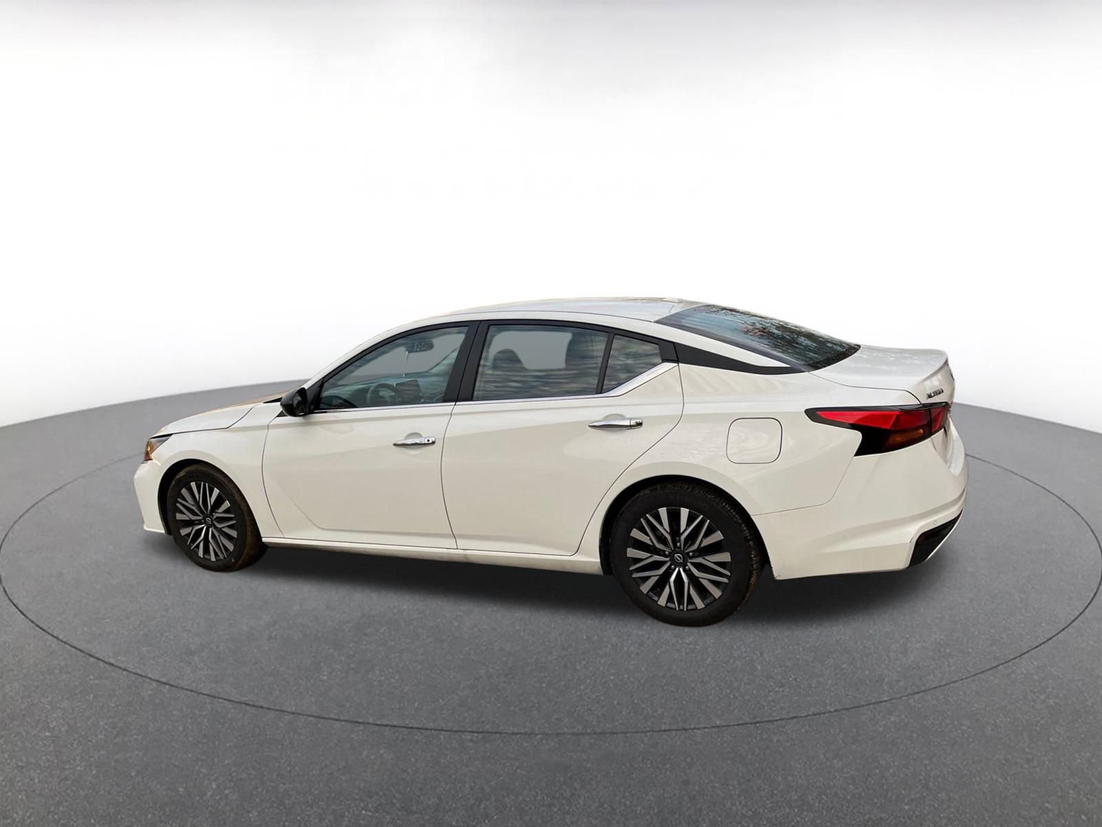 Thumbnail: 2025 Nissan Altima - 10