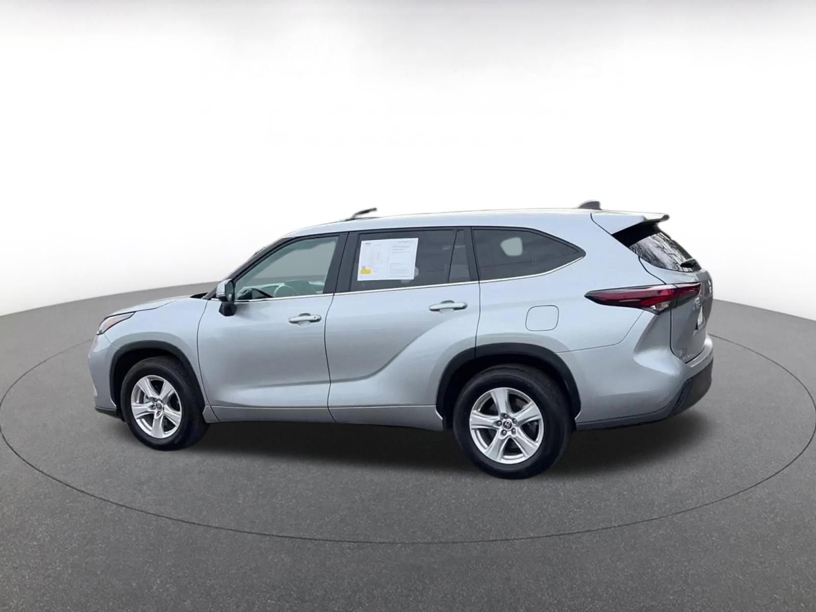 Thumbnail: 2025 Toyota Highlander - 9