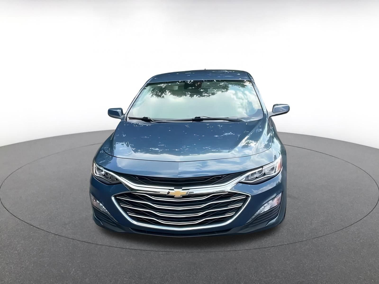 Thumbnail: 2024 Chevrolet Malibu - 4