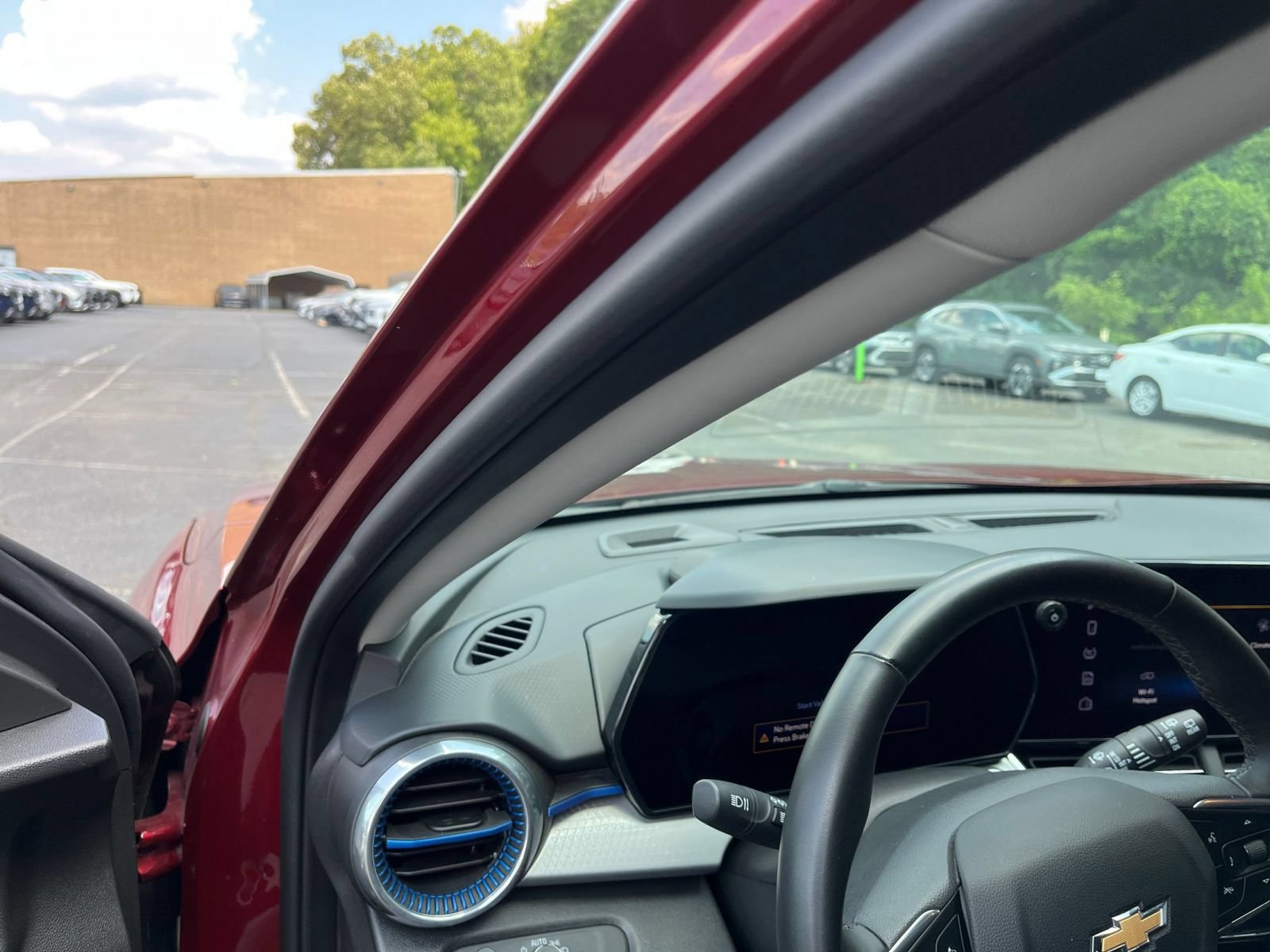 Thumbnail: 2025 Chevrolet Trax - 33