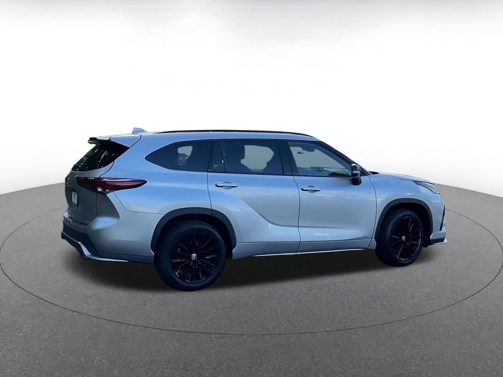 Thumbnail: 2025 Toyota Highlander - 15