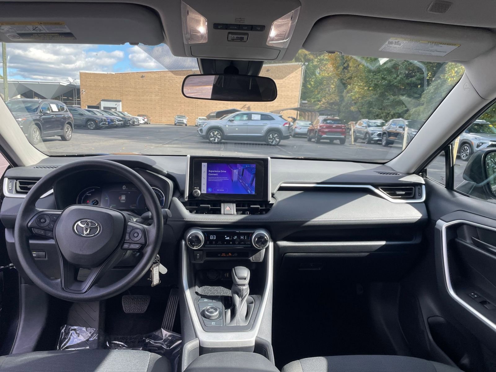 Thumbnail: 2025 Toyota RAV4 - 29