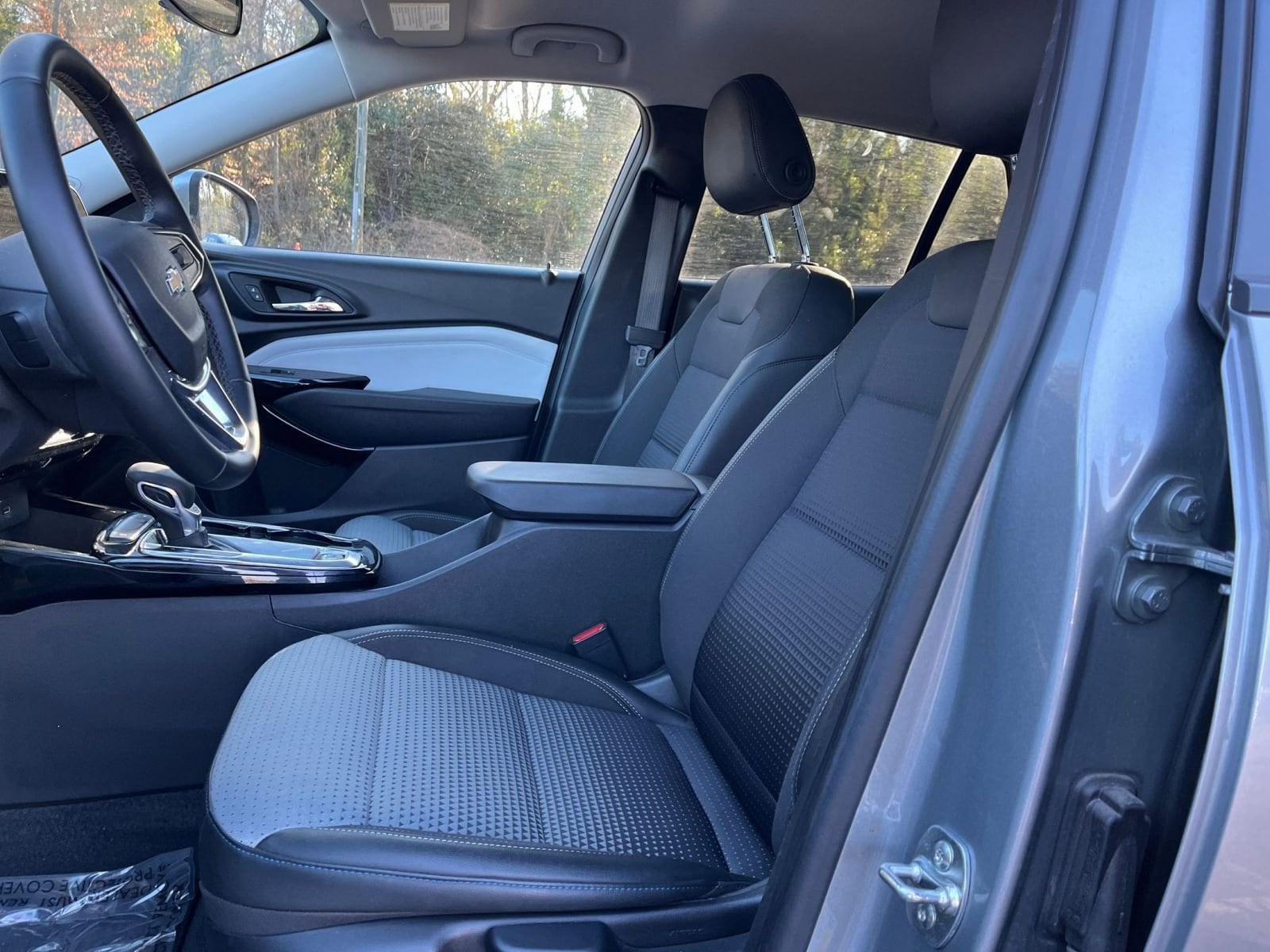 Thumbnail: 2025 Chevrolet Trax - 25