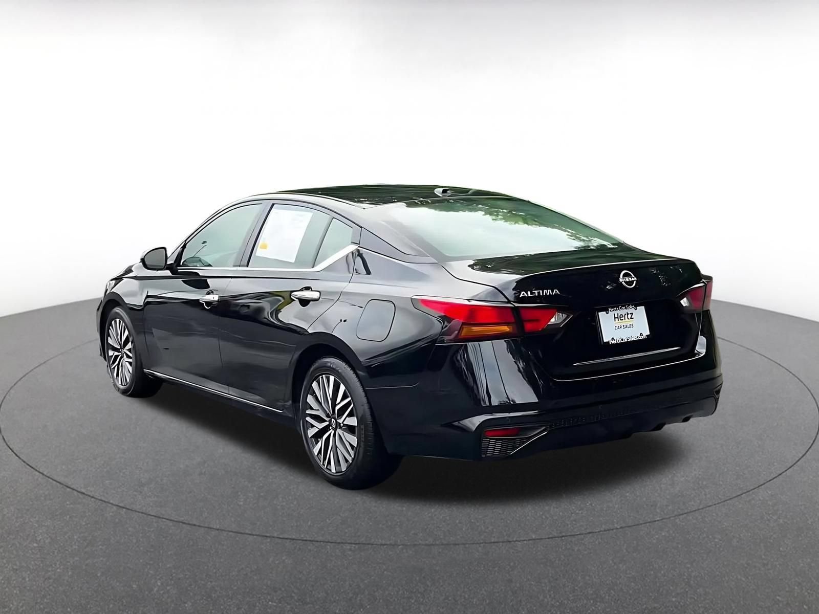 Thumbnail: 2025 Nissan Altima - 9