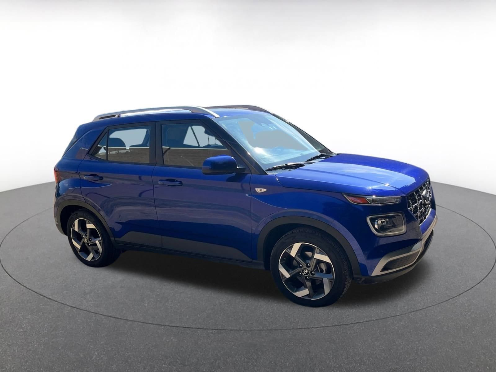 Thumbnail: 2023 Hyundai Venue - 2