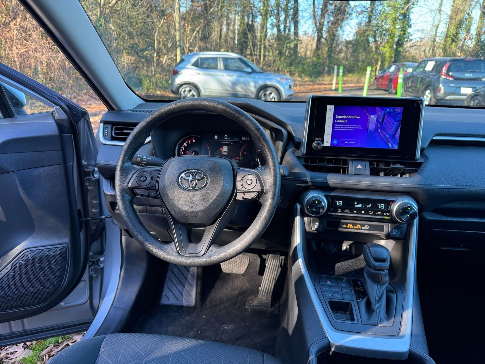 Thumbnail: 2025 Toyota RAV4 - 28