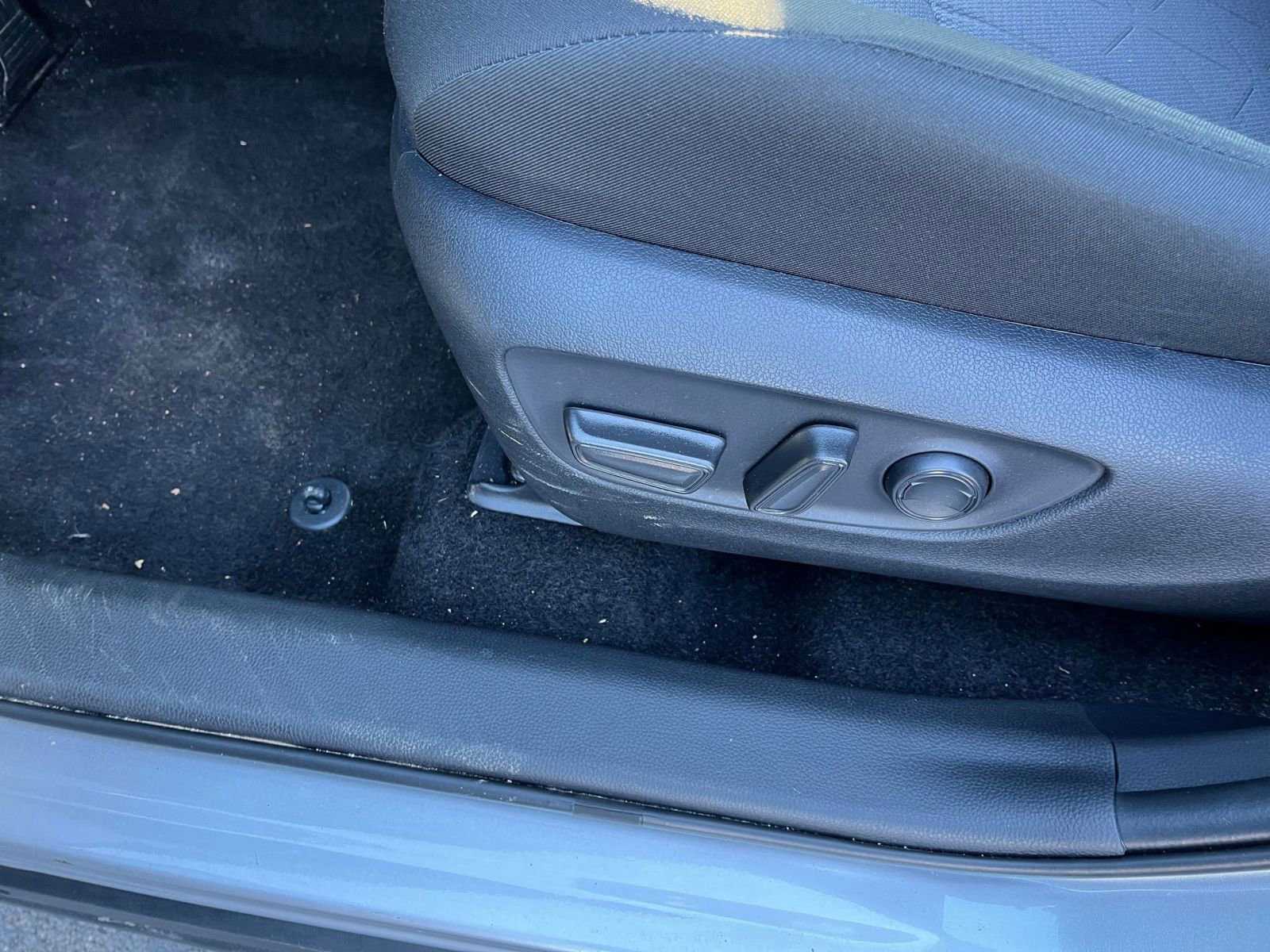 Thumbnail: 2025 Toyota RAV4 - 23