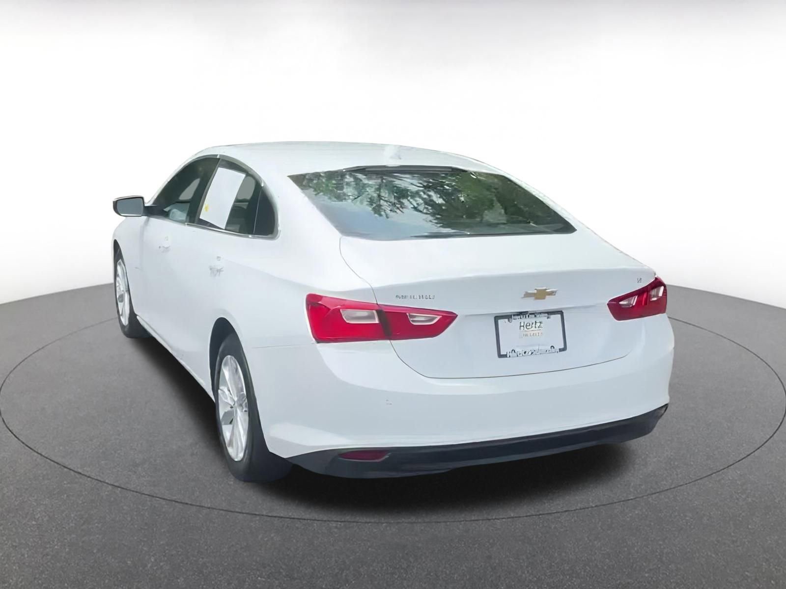 Thumbnail: 2024 Chevrolet Malibu - 11