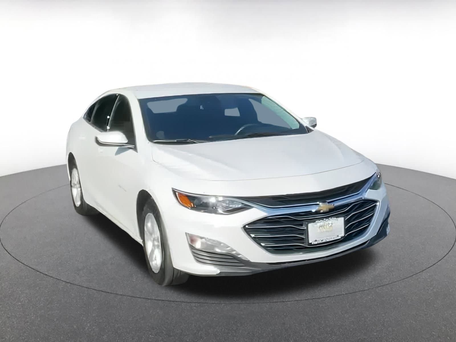 Thumbnail: 2024 Chevrolet Malibu - 3