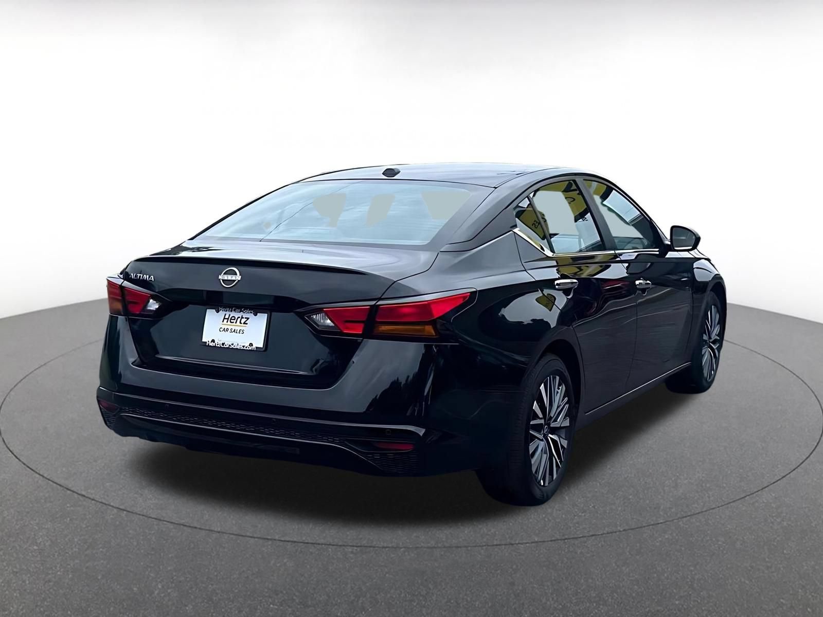 Thumbnail: 2025 Nissan Altima - 31