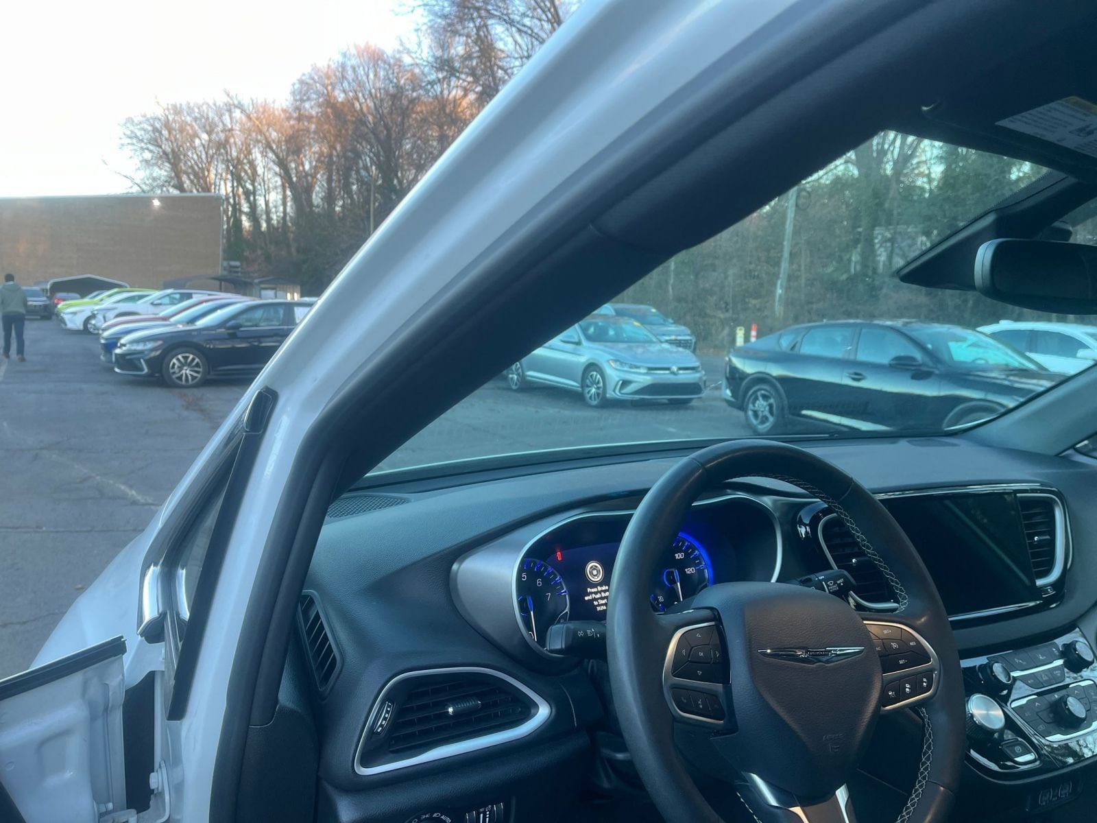 Thumbnail: 2025 Chrysler Pacifica - 35