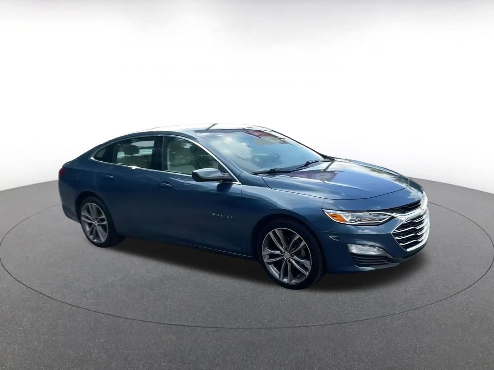 Thumbnail: 2024 Chevrolet Malibu - 2