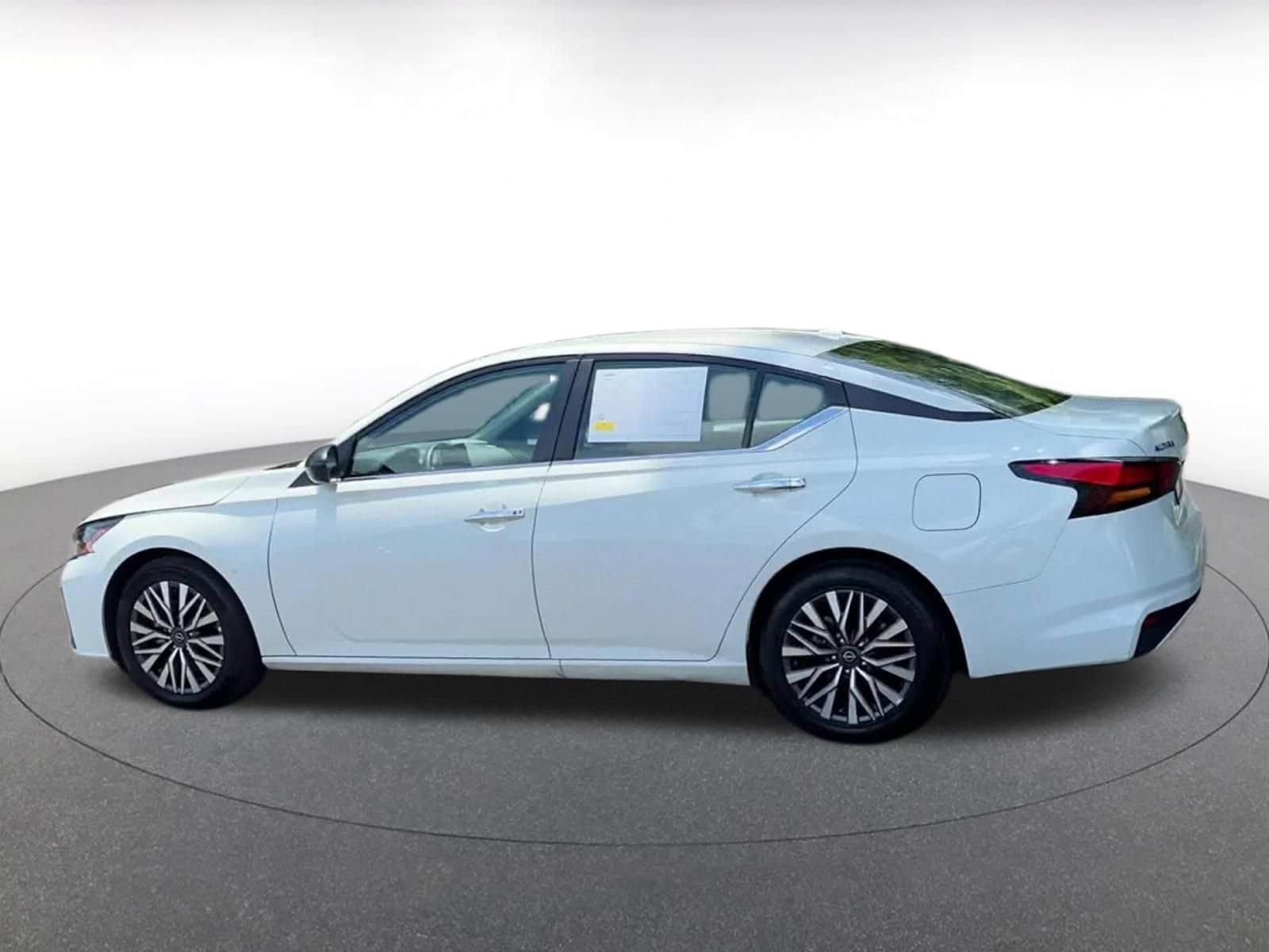 Thumbnail: 2025 Nissan Altima - 8