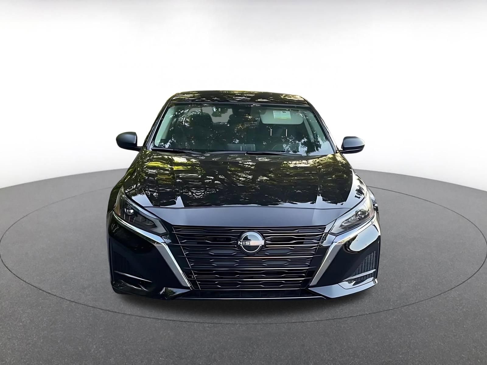 Thumbnail: 2025 Nissan Altima - 4