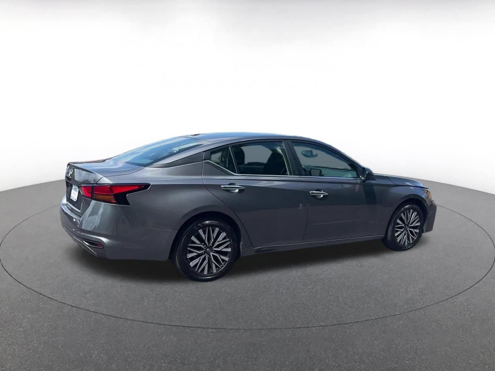 Thumbnail: 2025 Nissan Altima - 14