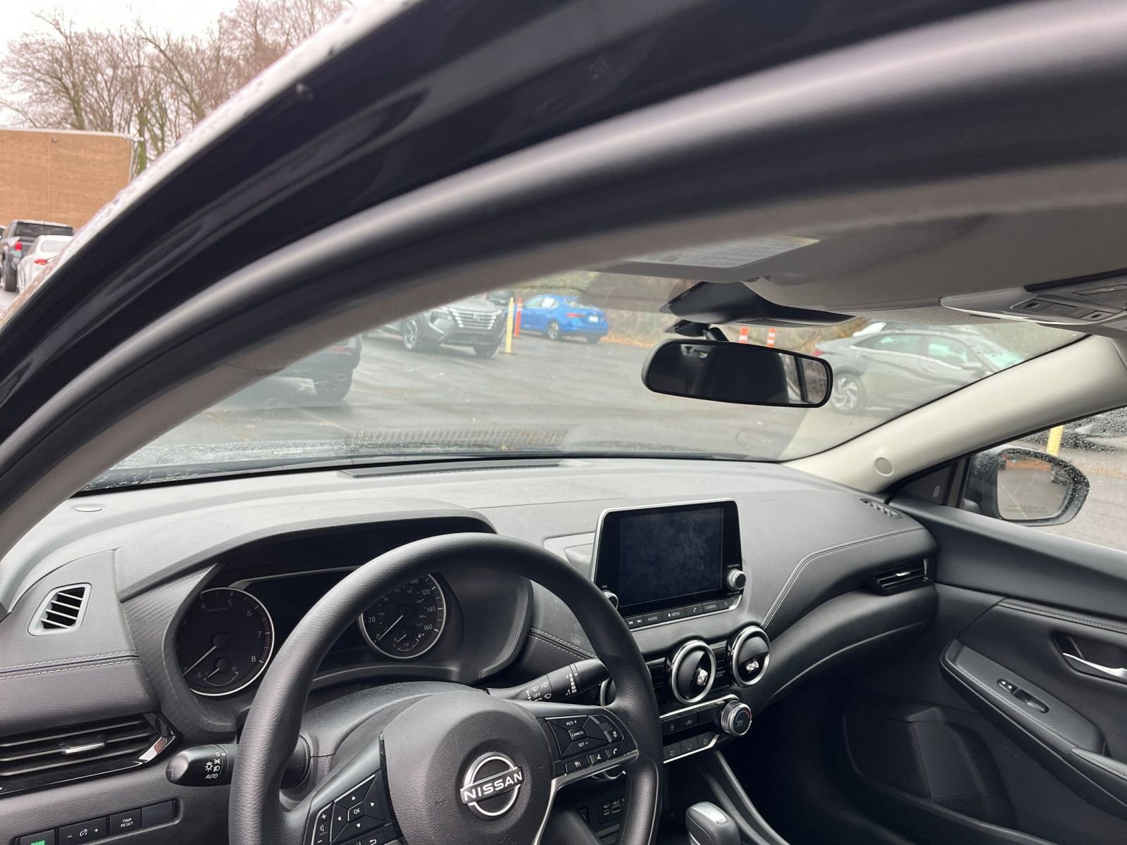 Thumbnail: 2025 Nissan Sentra - 31