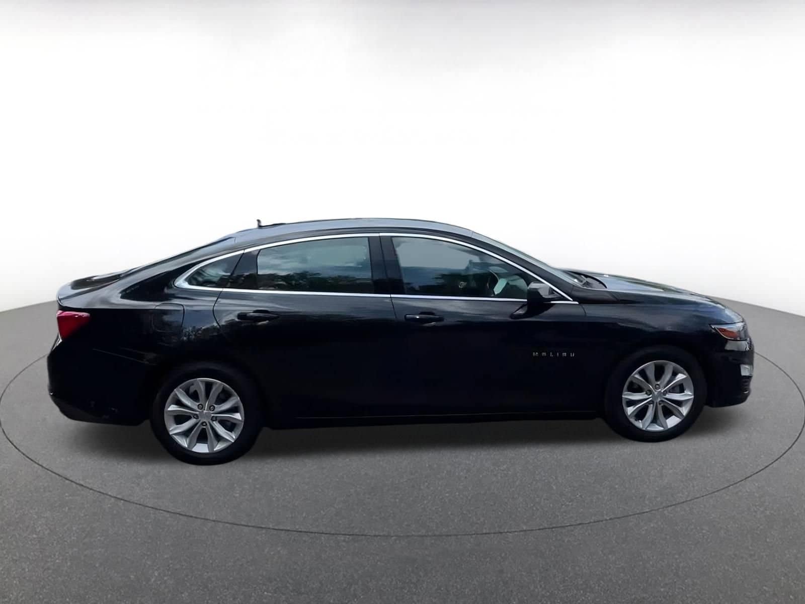 Thumbnail: 2024 Chevrolet Malibu - 16