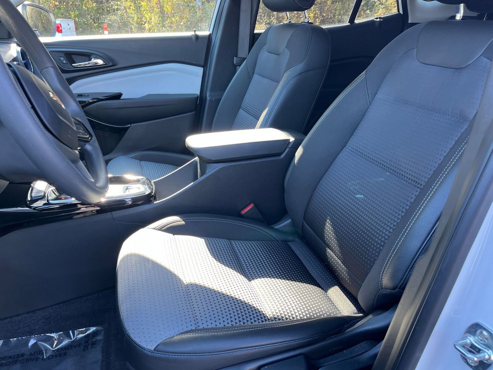 Thumbnail: 2025 Chevrolet Trax - 32