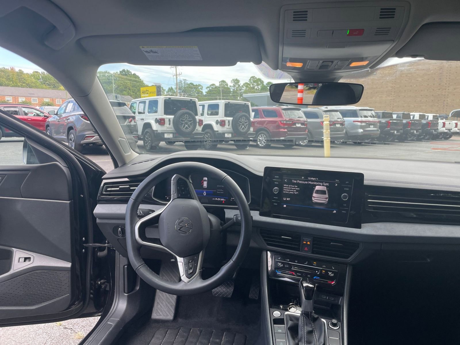 Thumbnail: 2025 Volkswagen Jetta - 30