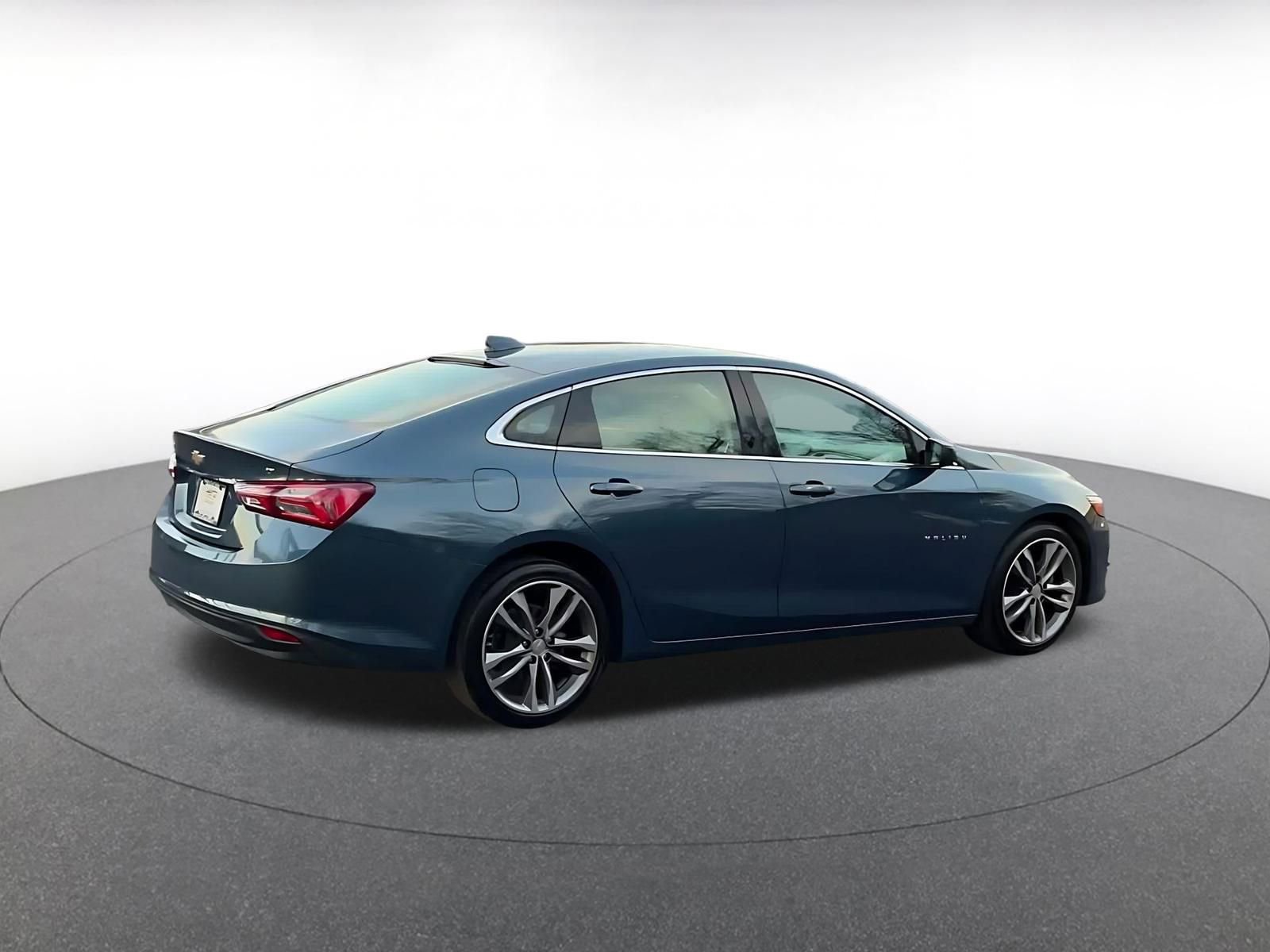 Thumbnail: 2024 Chevrolet Malibu - 12