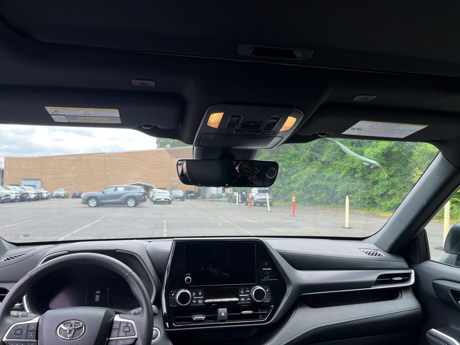 Thumbnail: 2025 Toyota Highlander - 35