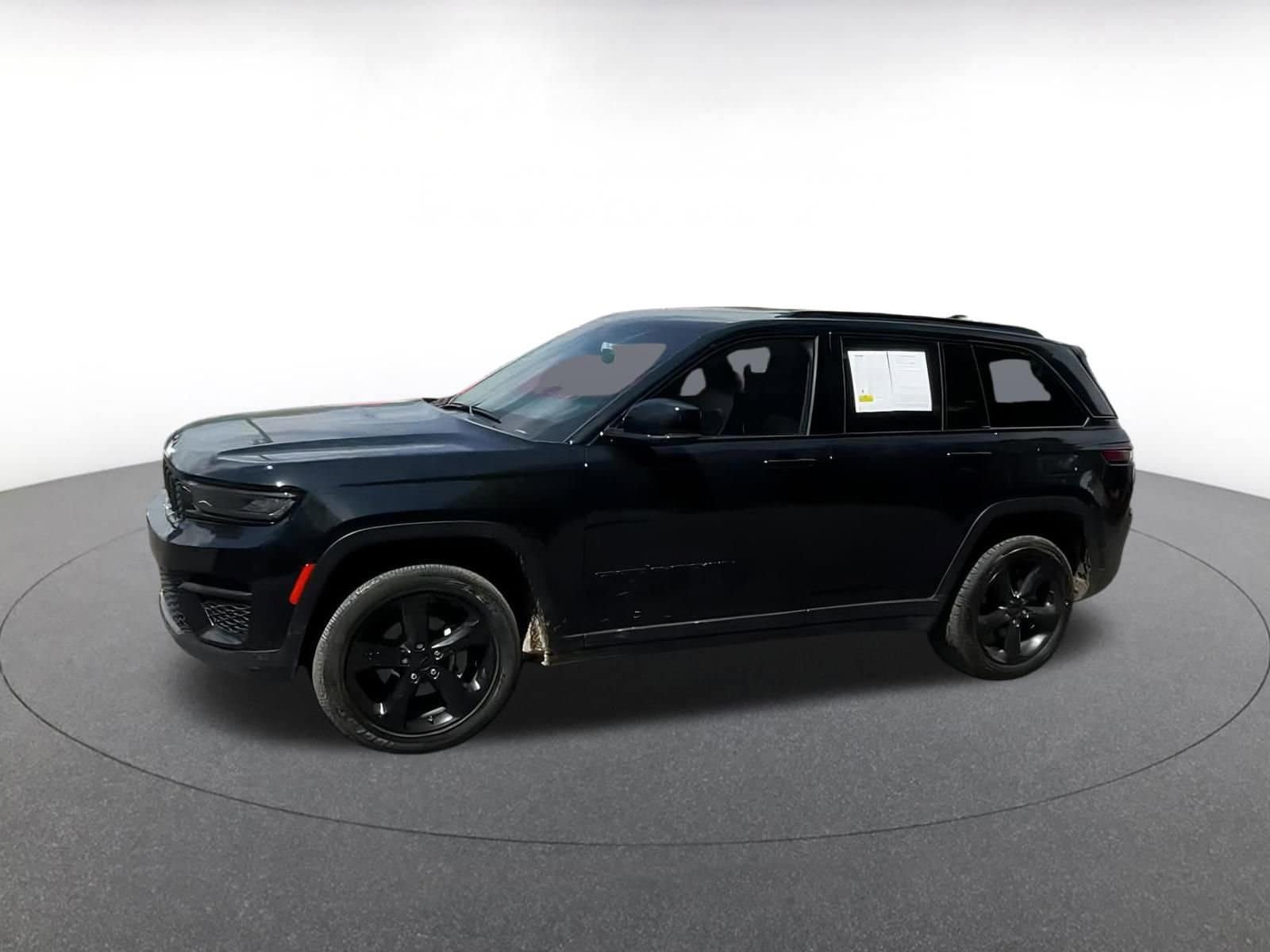Thumbnail: 2023 Jeep Grand Cherokee - 6