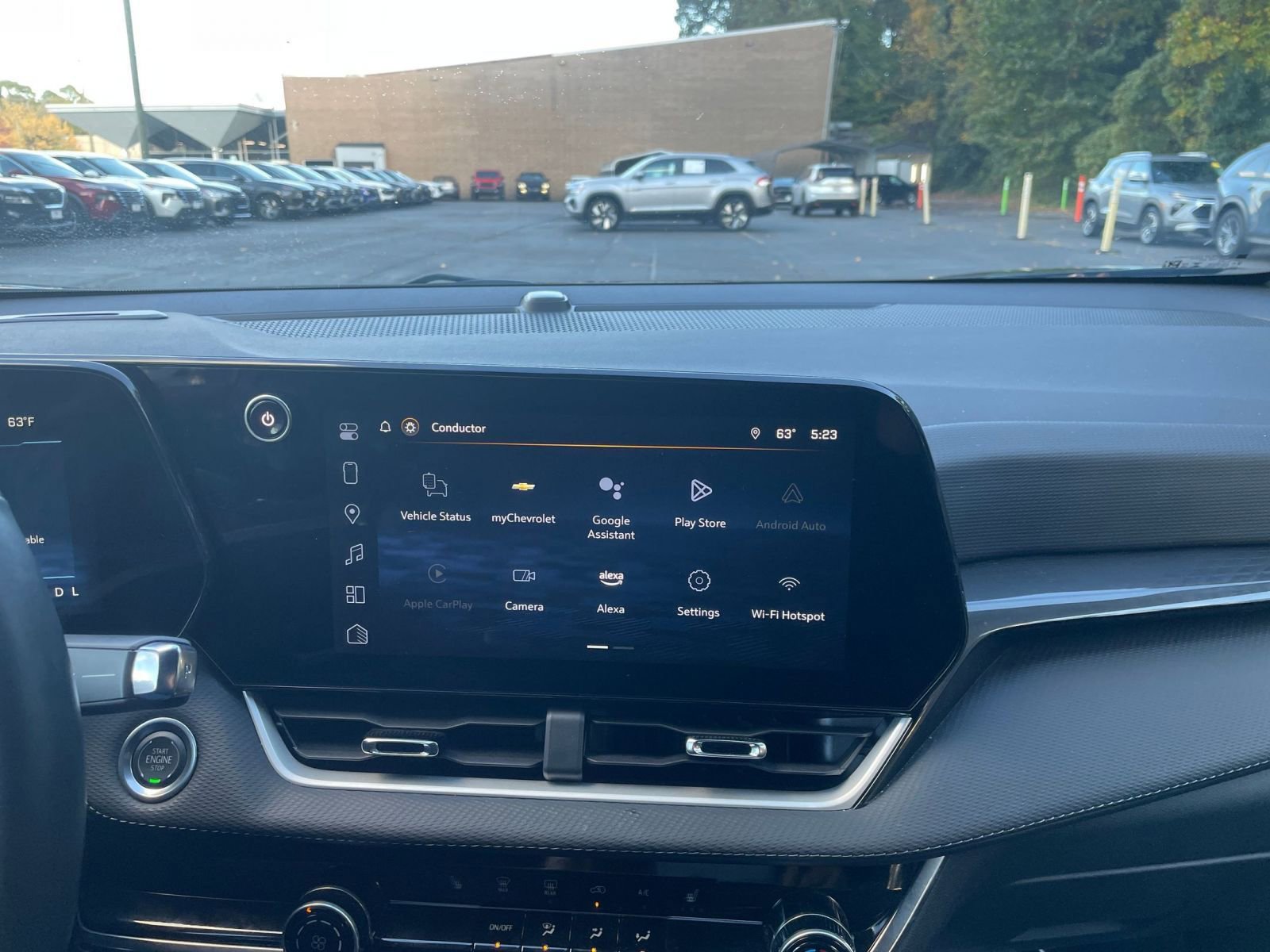 Thumbnail: 2025 Chevrolet Equinox - 18