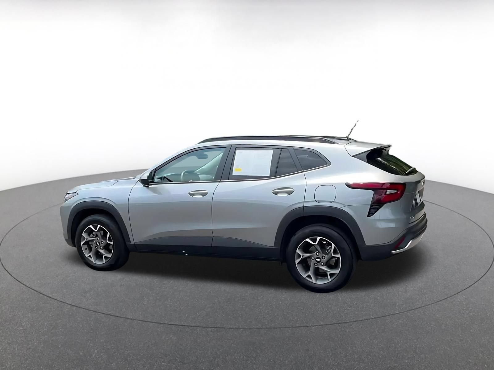 Thumbnail: 2025 Chevrolet Trax - 10