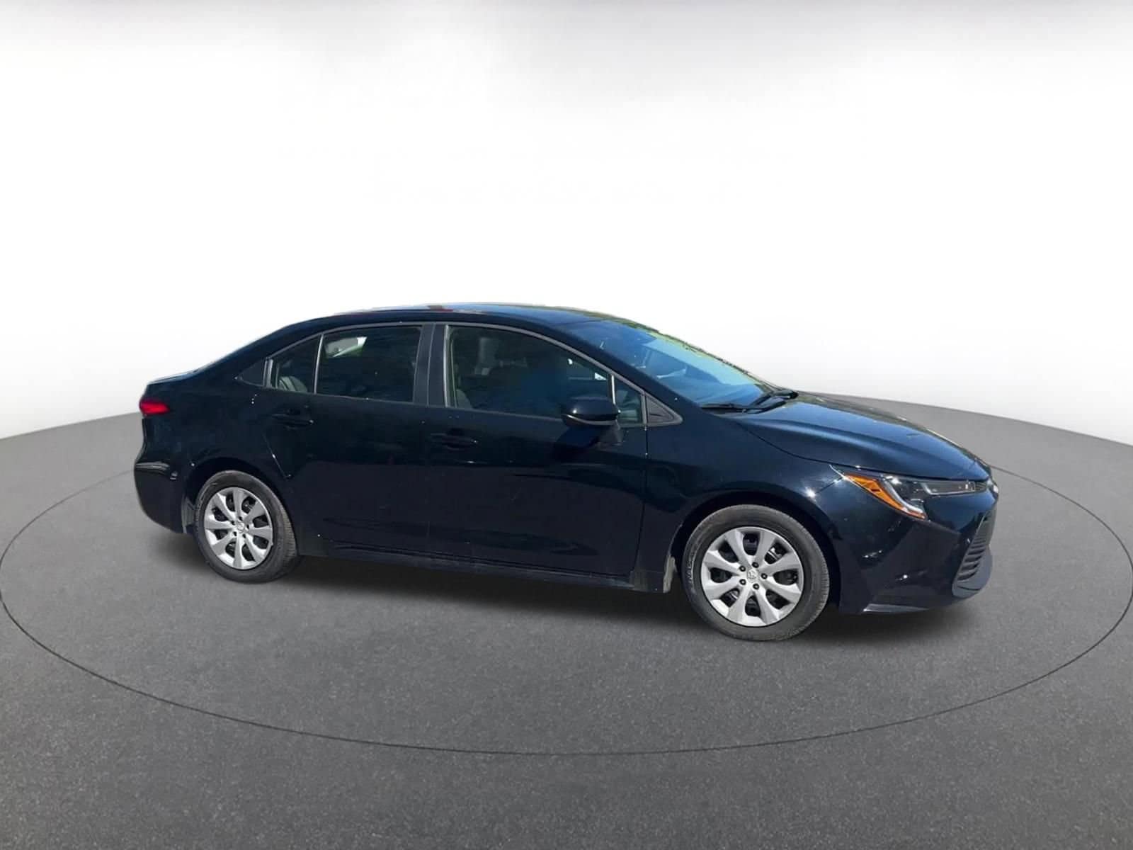 Thumbnail: 2025 Toyota Corolla - 2