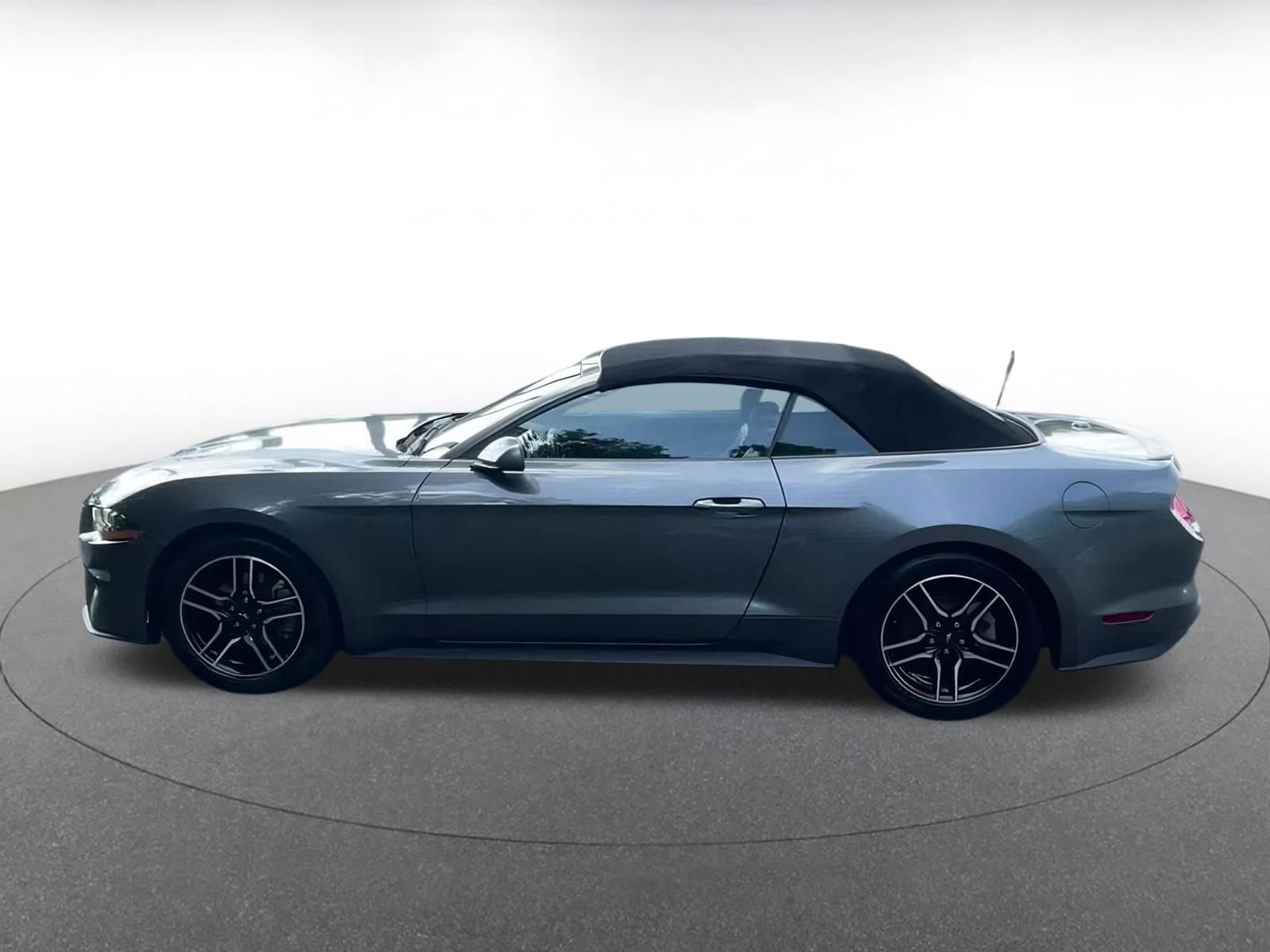 Thumbnail: 2022 Ford Mustang - 8