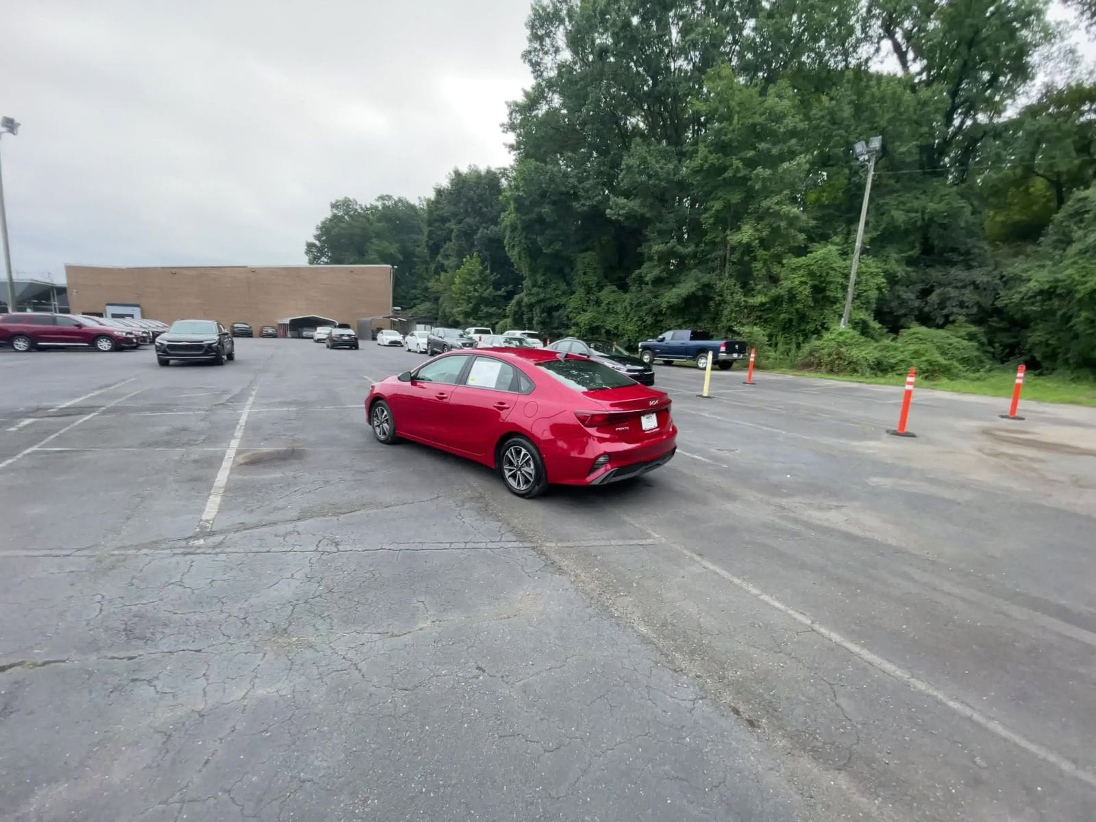 Thumbnail: 2024 Kia Forte - 16