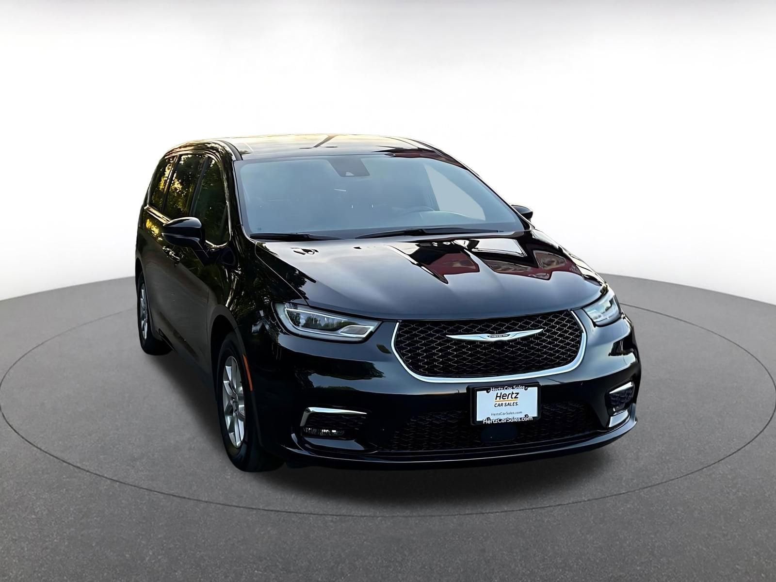 Thumbnail: 2025 Chrysler Pacifica - 1