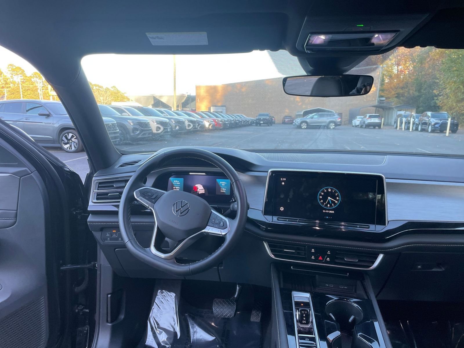 Thumbnail: 2025 Volkswagen Atlas - 30