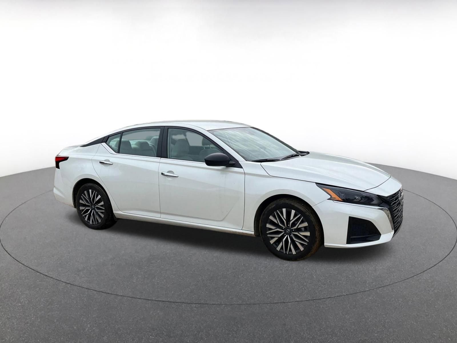 Thumbnail: 2025 Nissan Altima - 2