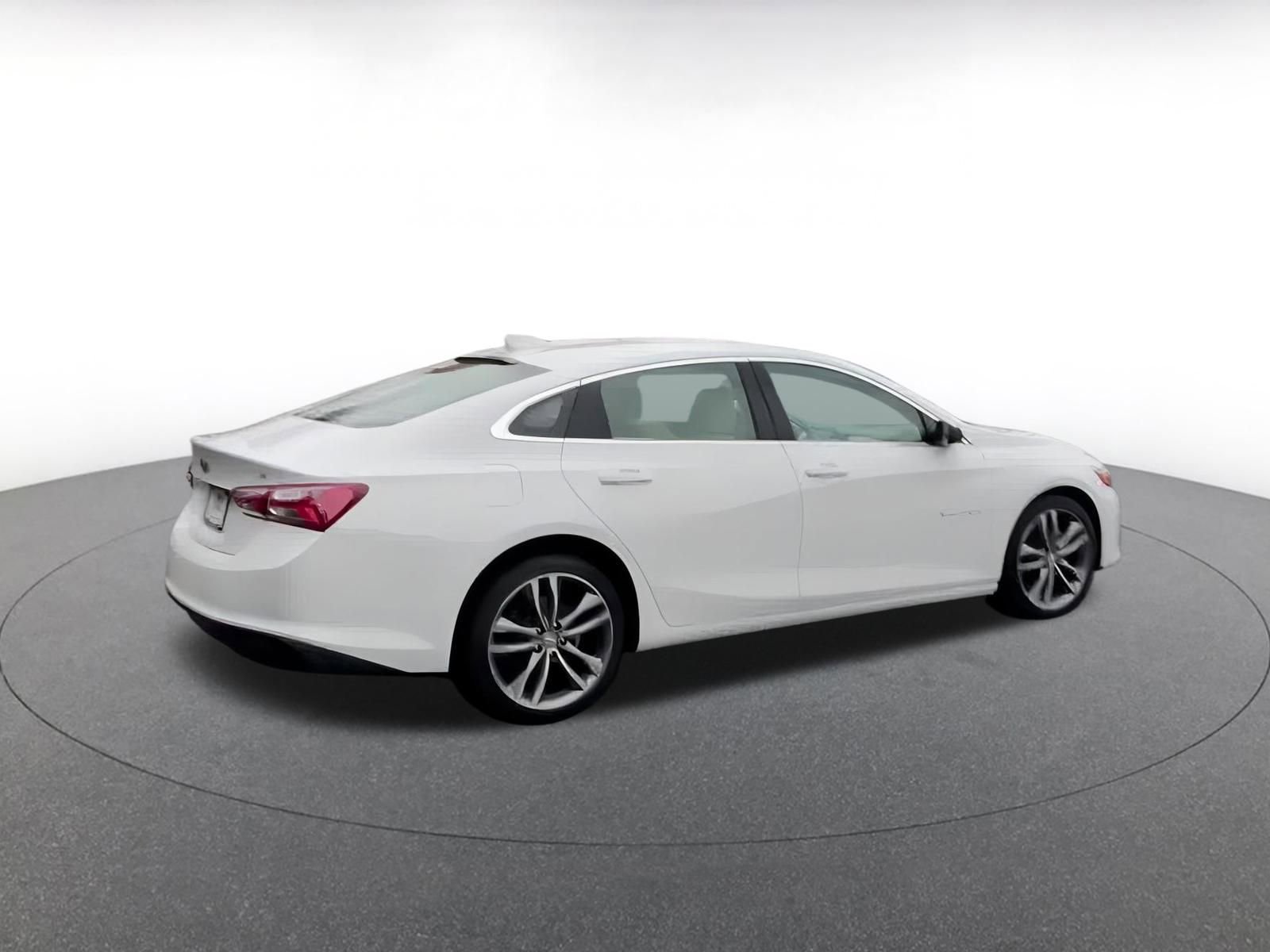 Thumbnail: 2024 Chevrolet Malibu - 15