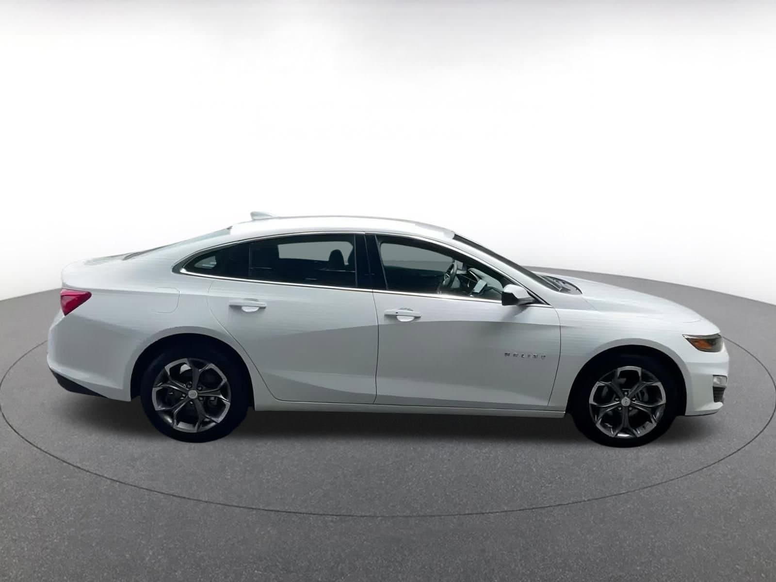 Thumbnail: 2024 Chevrolet Malibu - 16