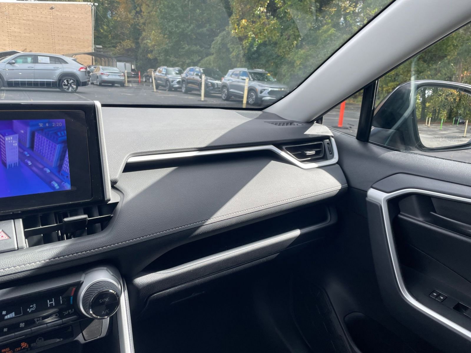 Thumbnail: 2025 Toyota RAV4 - 31