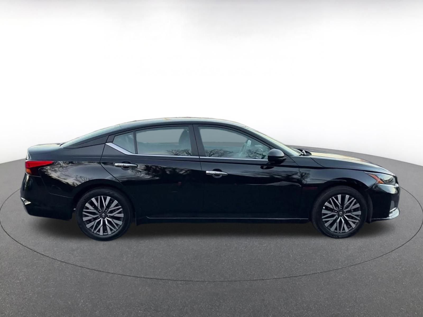 Thumbnail: 2025 Nissan Altima - 16