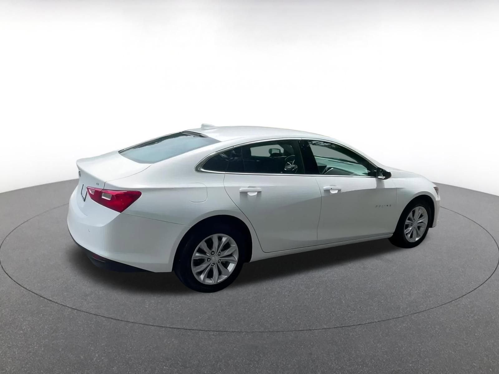 Thumbnail: 2024 Chevrolet Malibu - 15