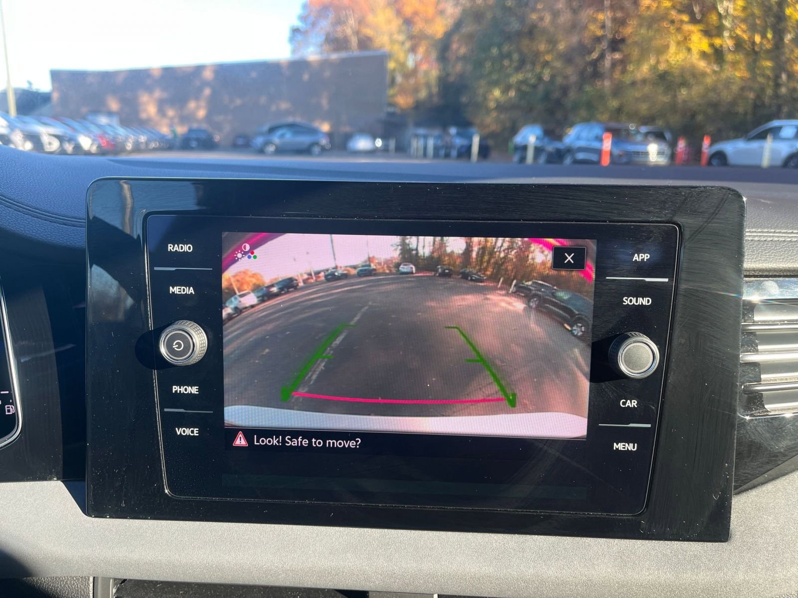 Thumbnail: 2025 Volkswagen Jetta - 17