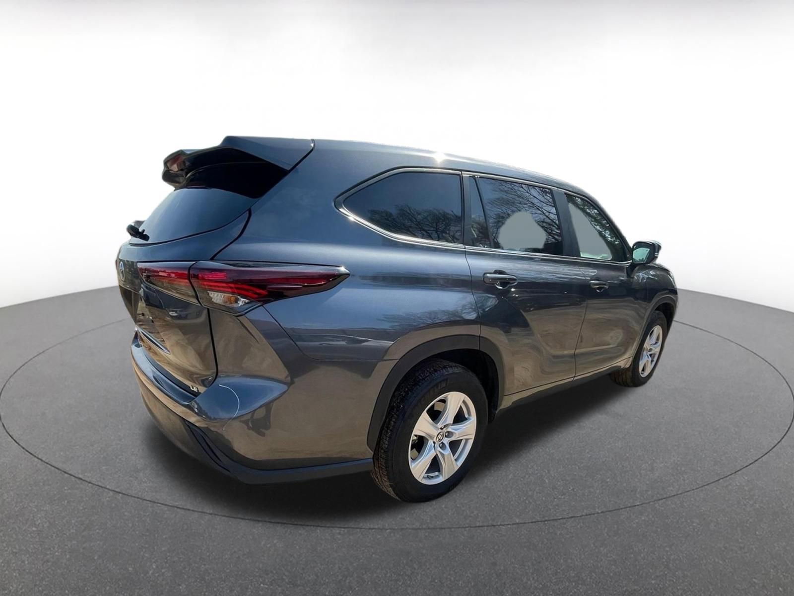 Thumbnail: 2025 Toyota Highlander - 14