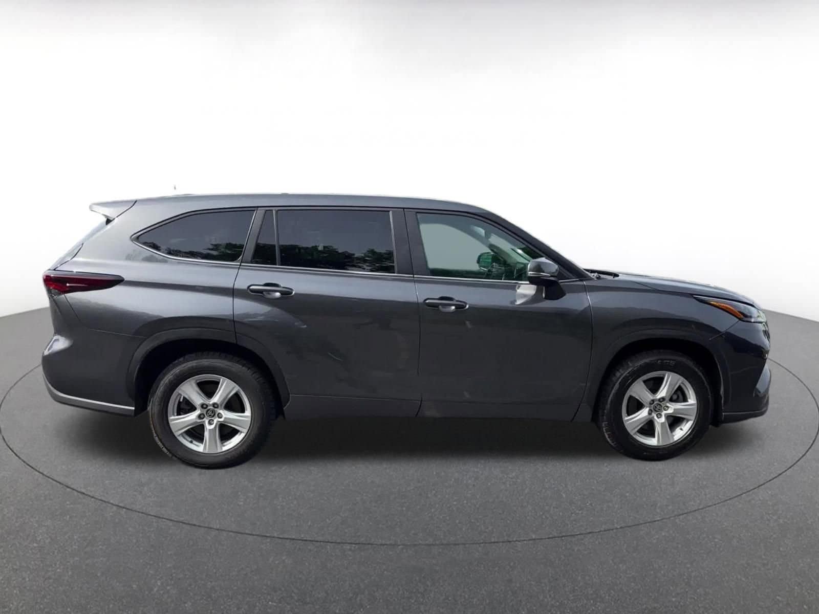 Thumbnail: 2025 Toyota Highlander - 16