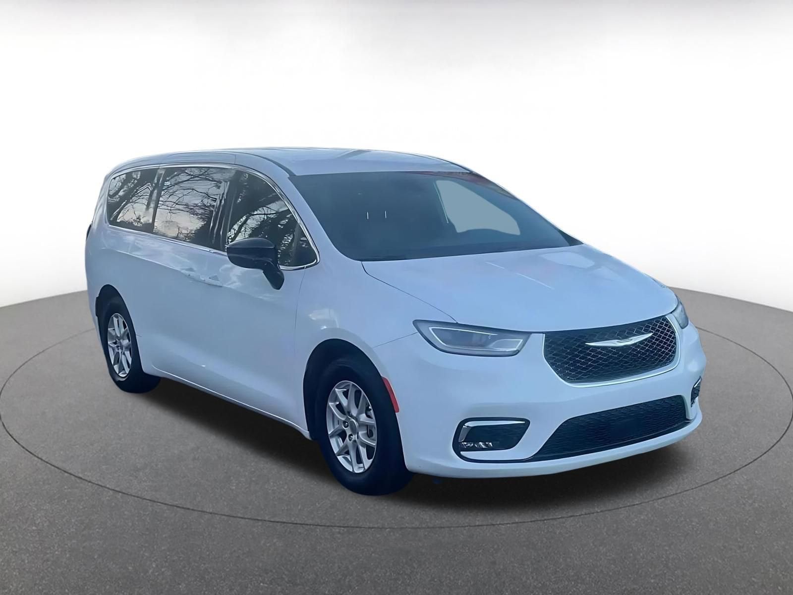 Thumbnail: 2025 Chrysler Pacifica - 3