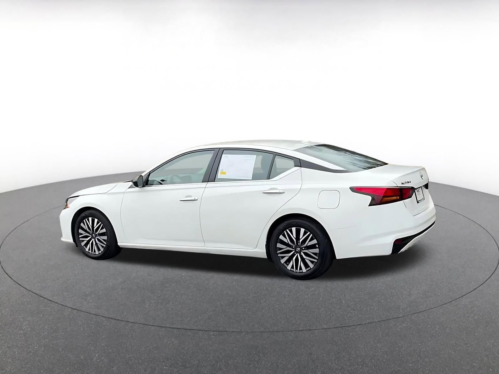 Thumbnail: 2025 Nissan Altima - 10