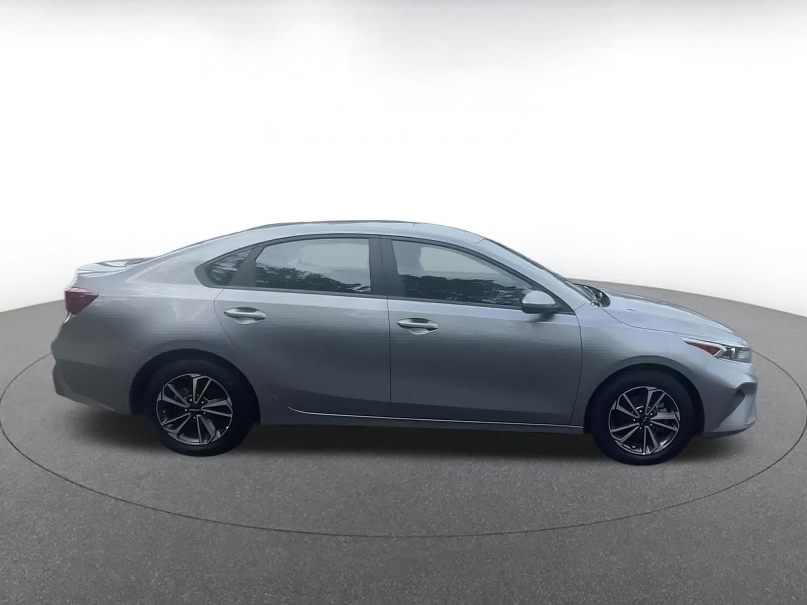 Thumbnail: 2024 Kia Forte - 16