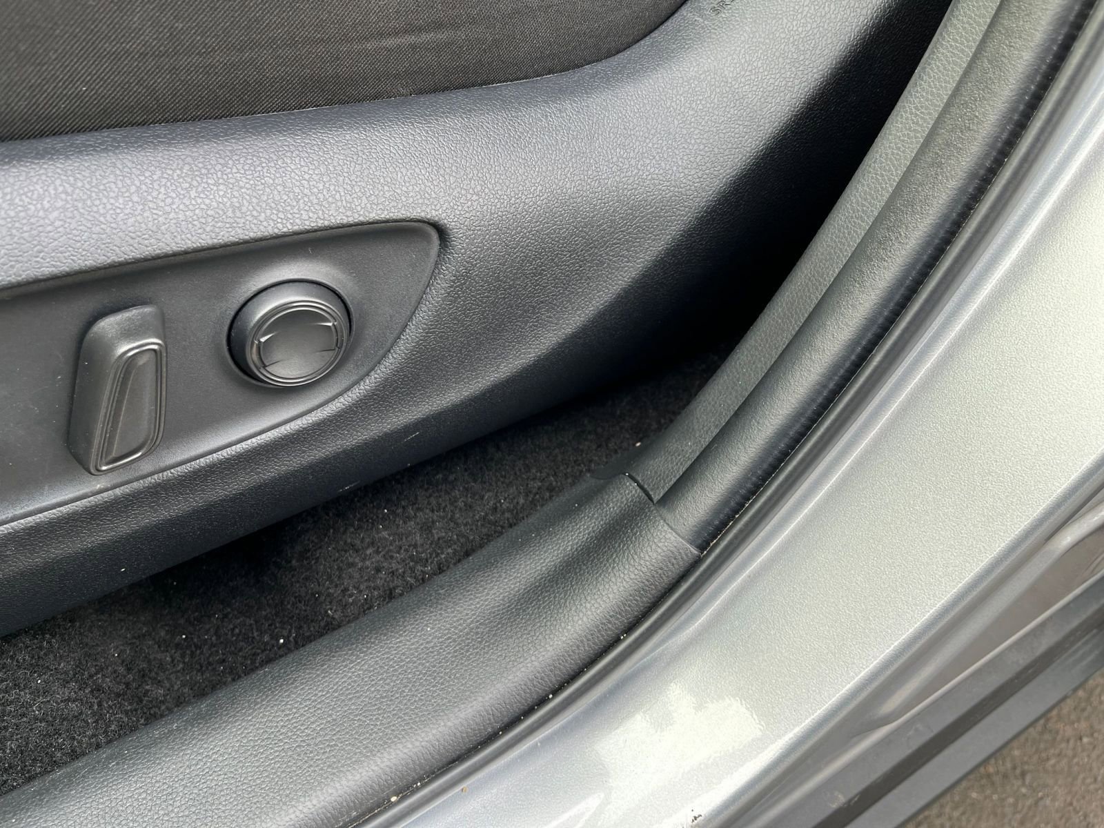 Thumbnail: 2025 Toyota RAV4 - 22