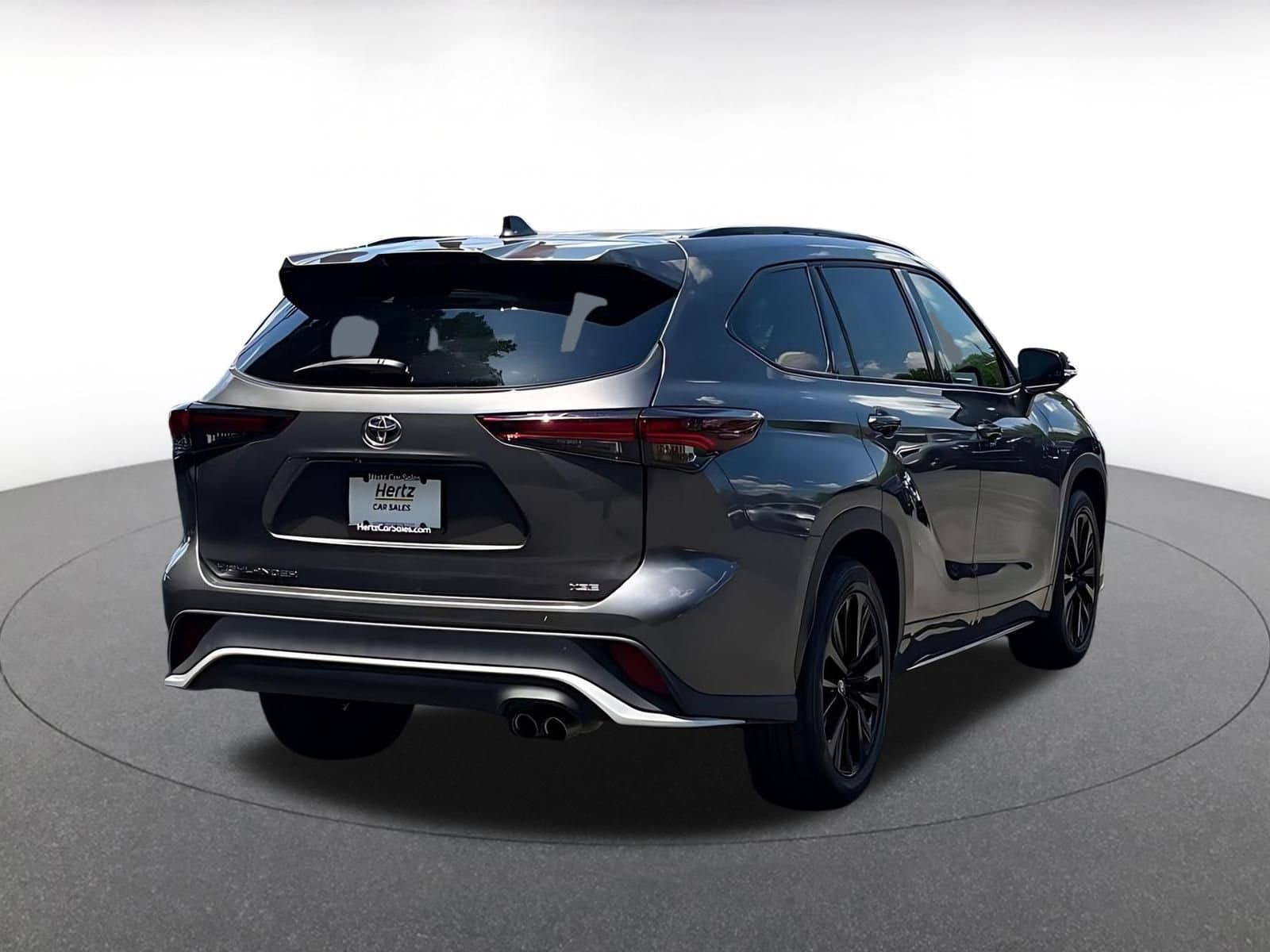 Thumbnail: 2024 Toyota Highlander - 15